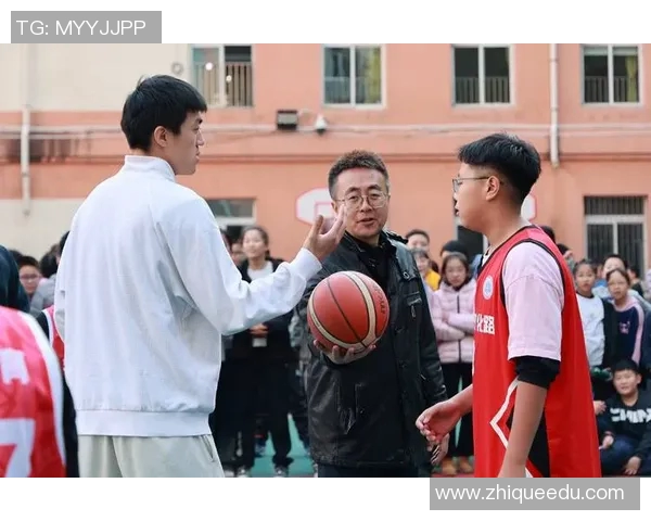 思南姚明小学：传承篮球精神与学术成就的创新教育之路