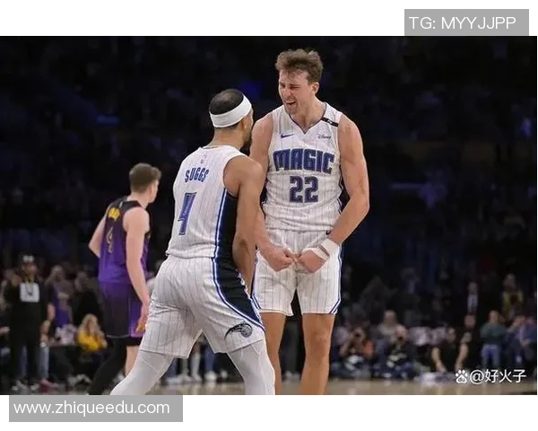 篮网队主场击败魔术队，东部稳居前列